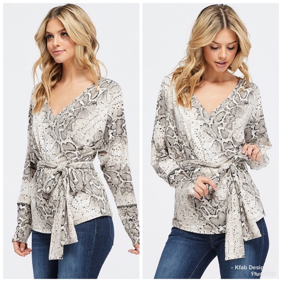 LAST 1! 🛍 Snakeskin Print Tie Front Knit Top! - Picture 6 of 7